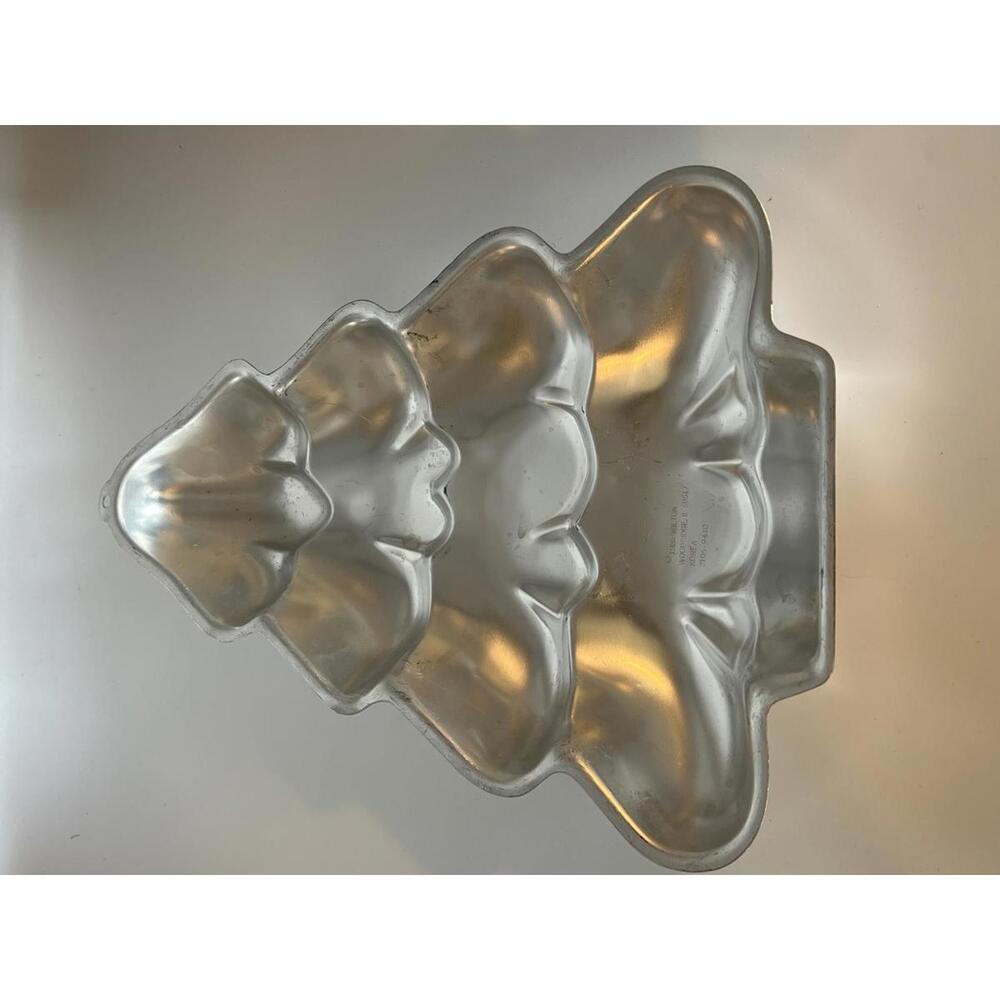 Wilton 1986 Christmas Tree Cake Pan